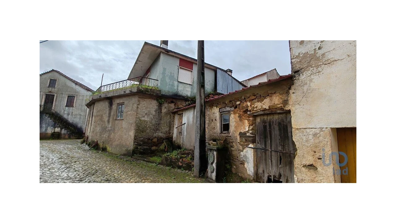 Moradia T3 para Venda em Aguda Foto 4