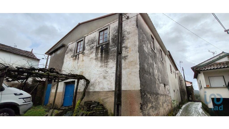 Moradia T3 para Venda em Aguda Foto 3