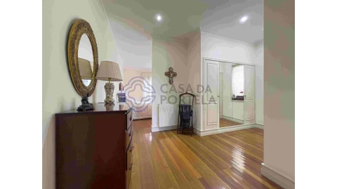 Moradia T5 para Venda em Vila Franca