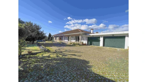 Moradia T5 para Venda em Vila Franca