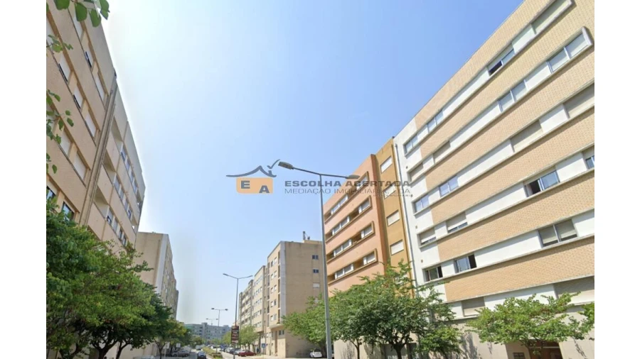 Apartamento T2 para Venda em Castêlo da Maia Foto 29