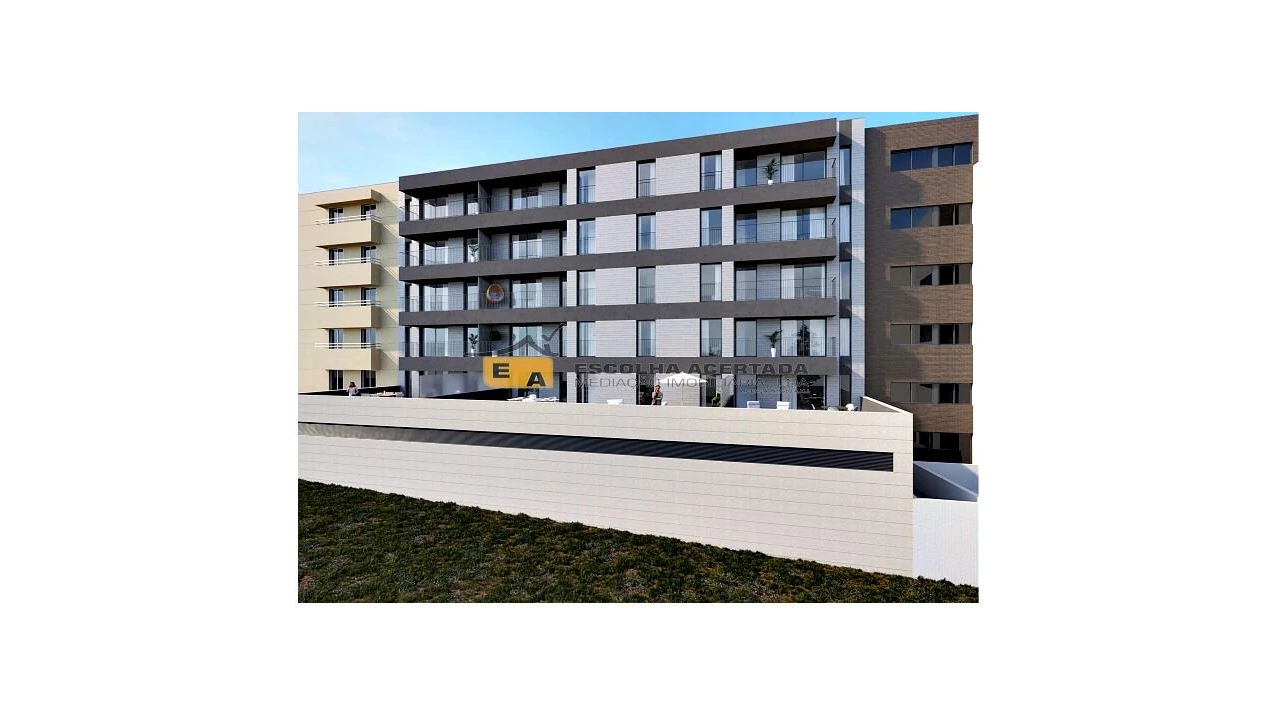 Apartamento T2 para Venda em Castêlo da Maia Foto 12