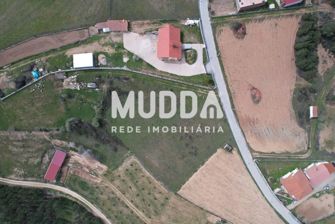 Terreno para Venda em Gimonde Foto 5