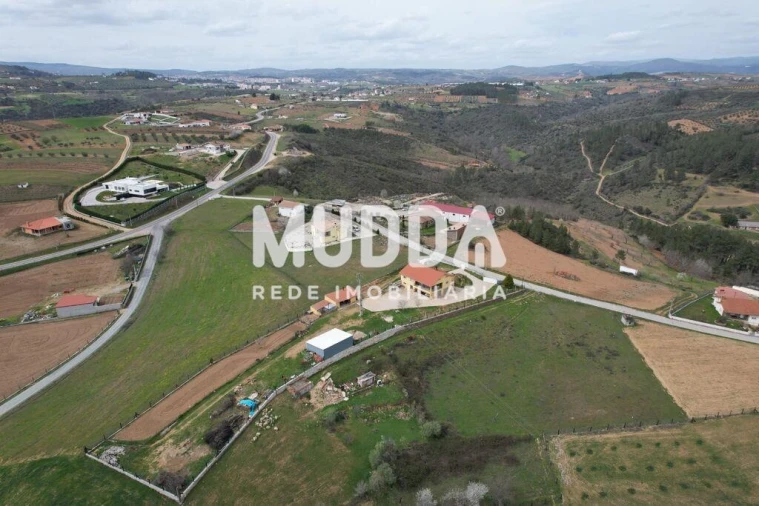 Terreno para Venda em Gimonde Foto 9