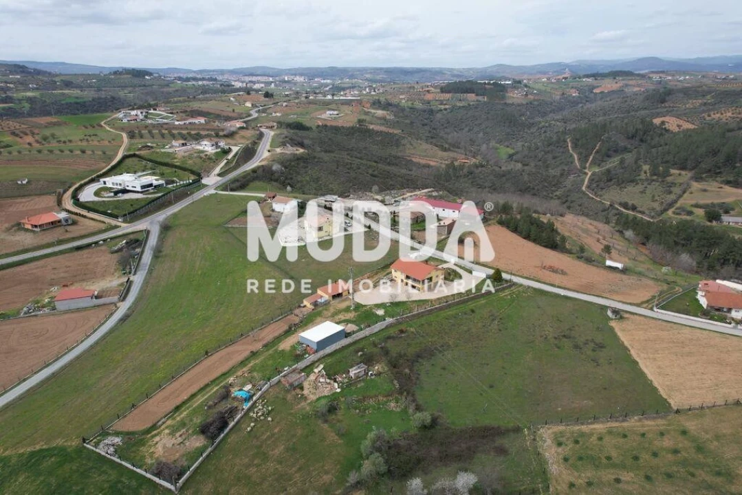 Terreno para Venda em Gimonde Foto 9