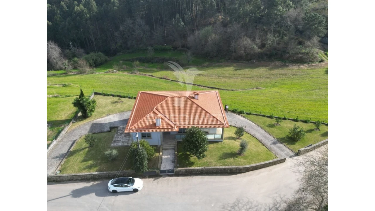 Moradia T4 para Venda em Espinho Foto 2