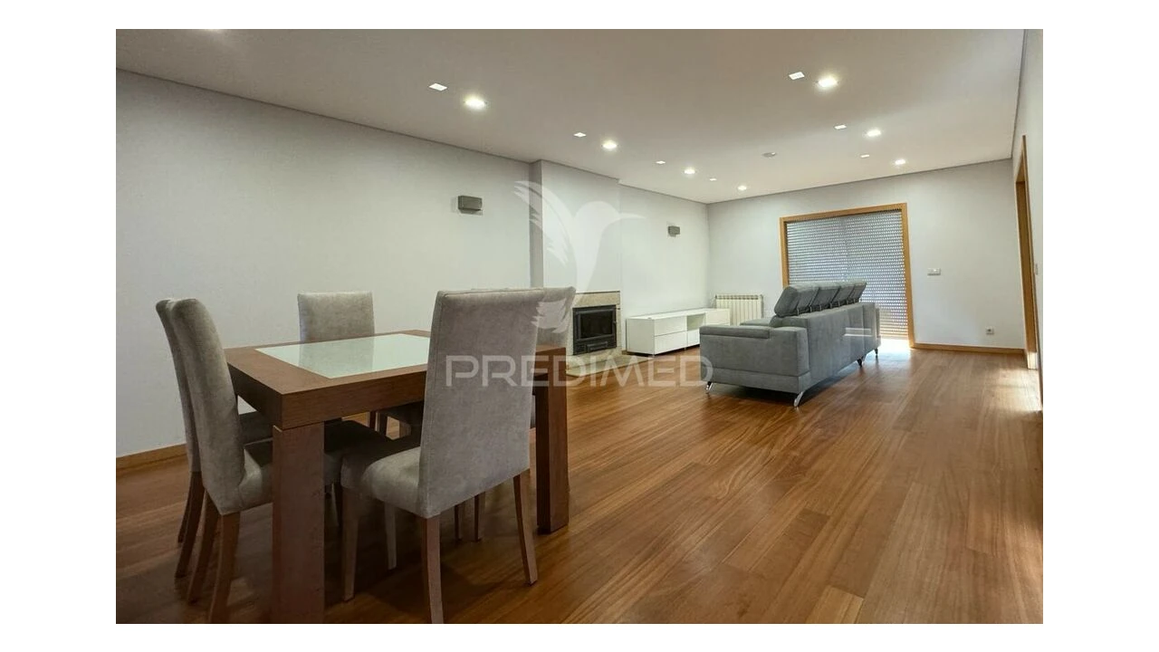 Moradia T4 para Venda em Espinho Foto 4