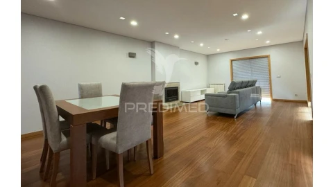 Moradia T4 para Venda em Espinho