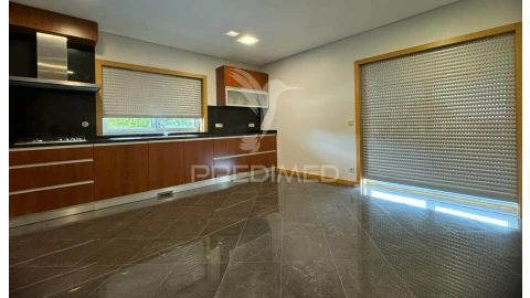 Moradia T4 para Venda em Espinho