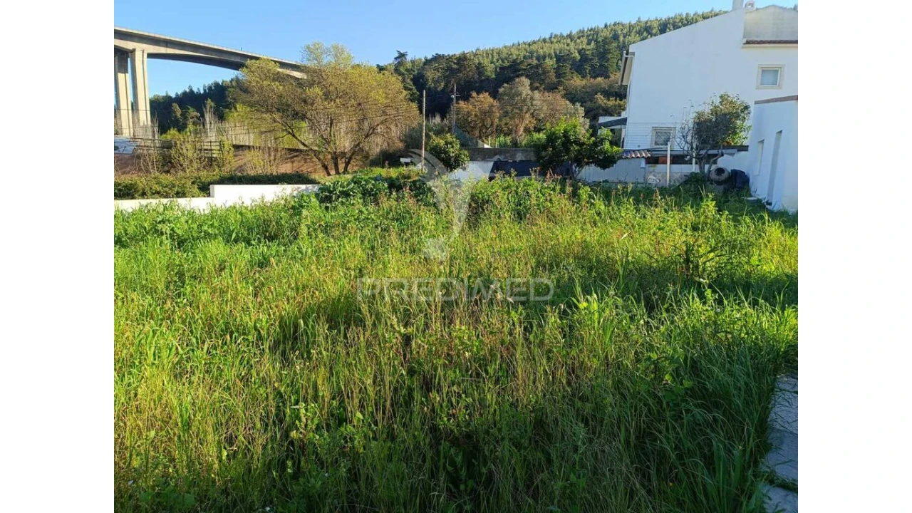 Terreno para Venda em Loures Foto 8