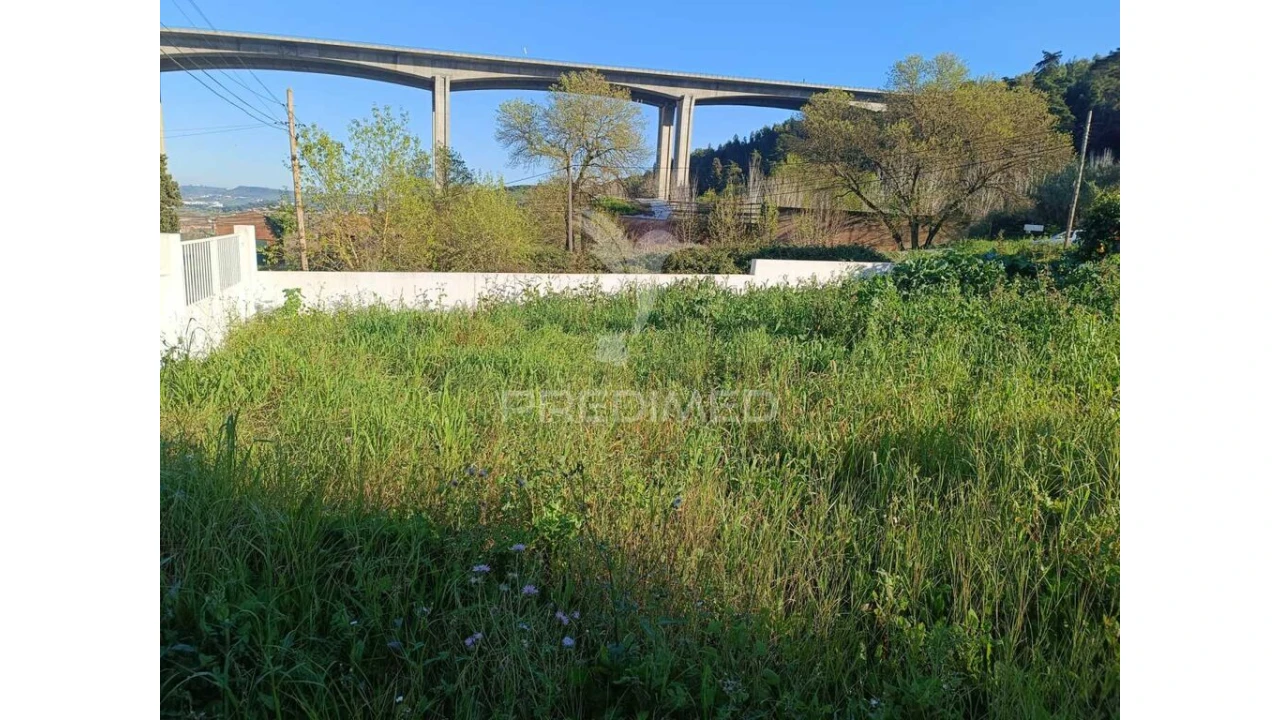 Terreno para Venda em Loures Foto 7