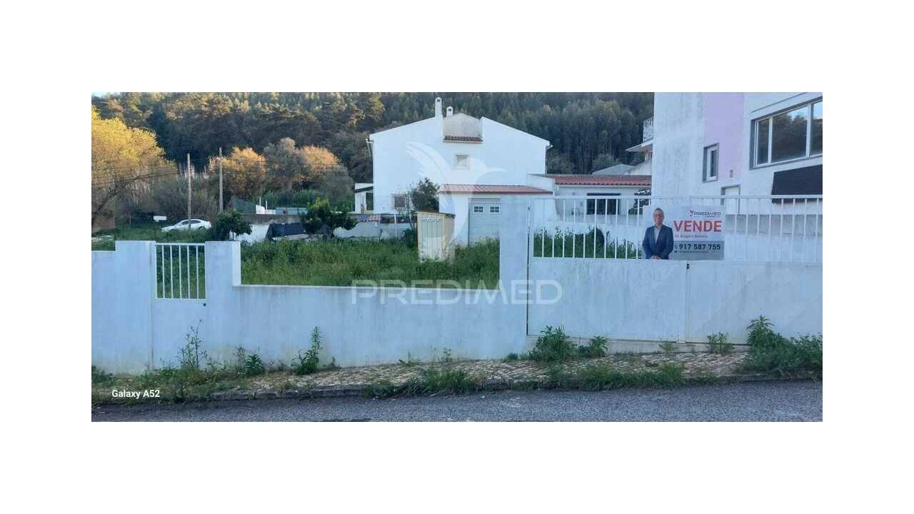 Terreno para Venda em Loures Foto 2