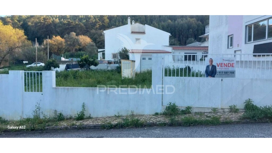 Terreno para Venda em Loures Foto 2