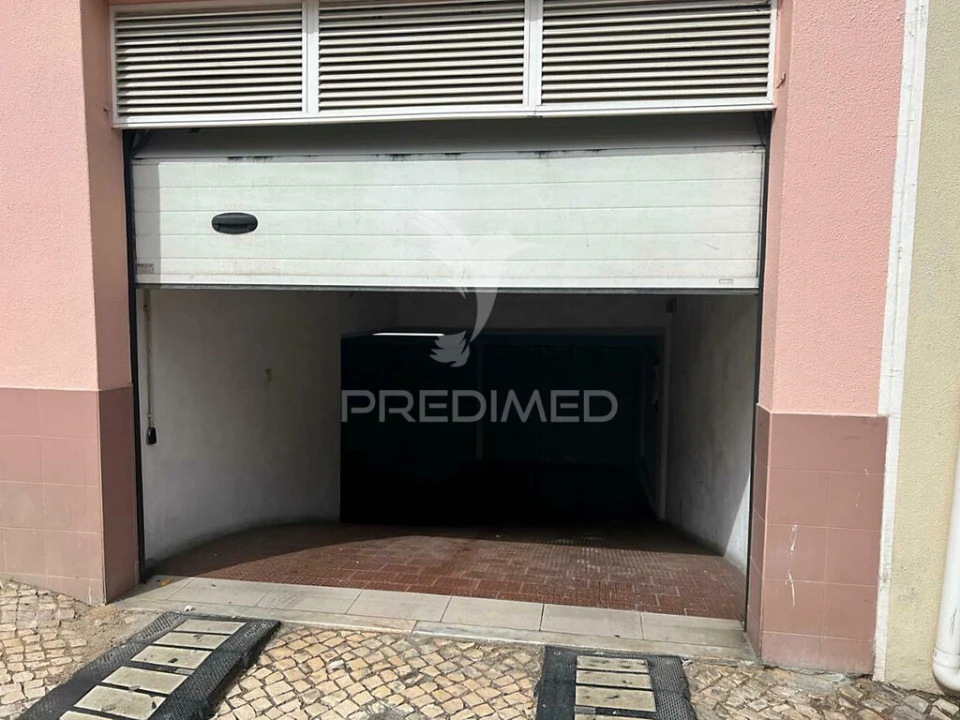 Garagem para Venda em Setubal (São Sebastião) Foto 2