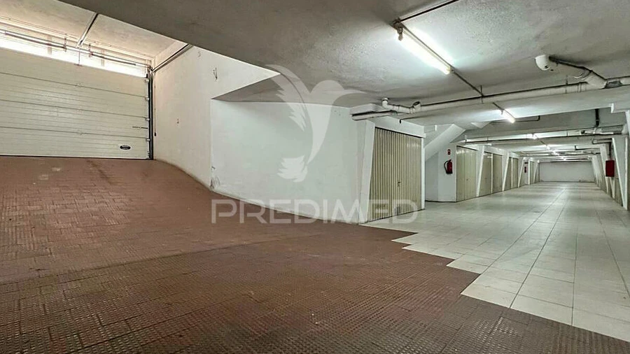 Garagem para Venda em Setubal (São Sebastião)
