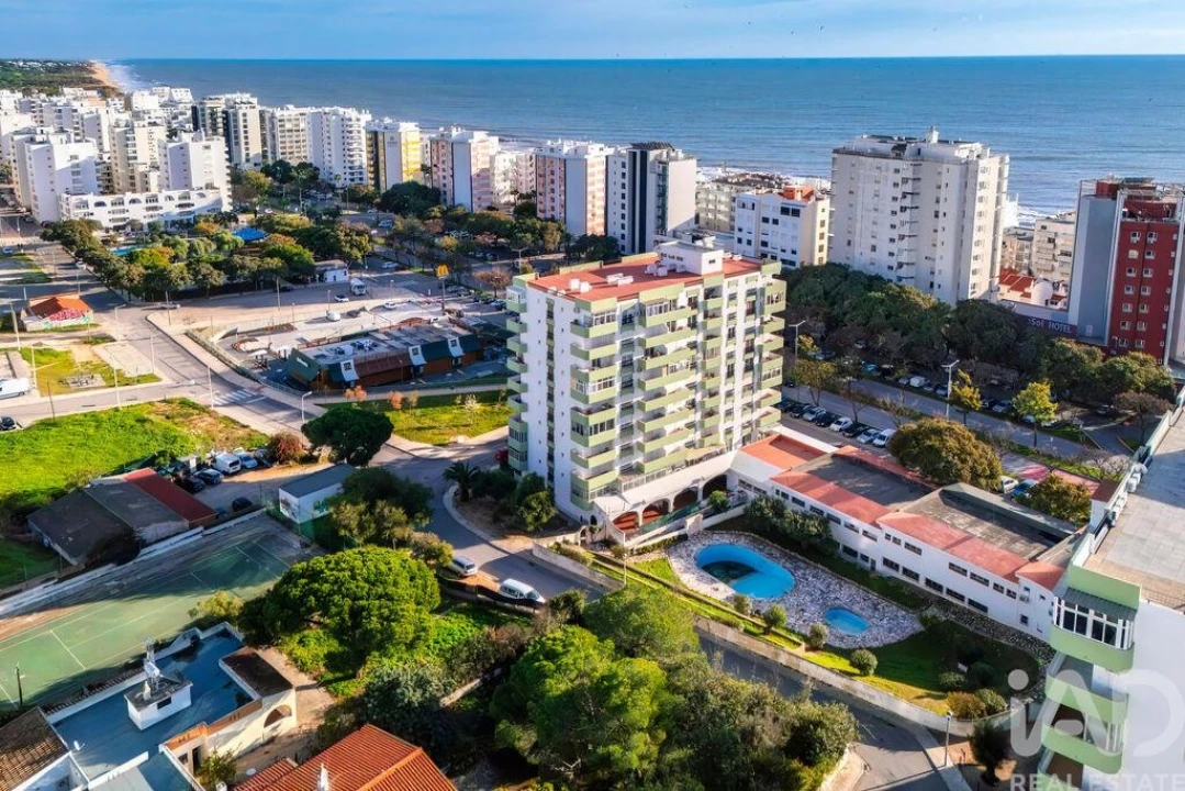 Apartamento T2 para Venda em Quarteira Foto 21