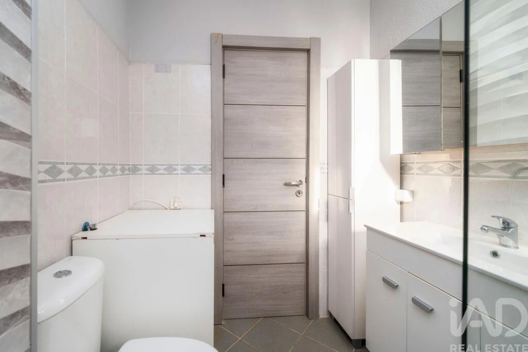 Apartamento T2 para Venda em Quarteira Foto 11