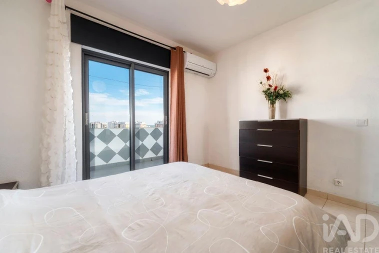 Apartamento T2 para Venda em Quarteira Foto 6