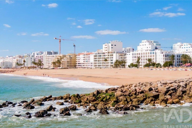 Apartamento T2 para Venda em Quarteira Foto 1