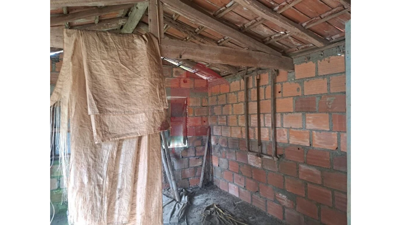 Moradia T2 para Venda em Valbom (São Pedro), Passô e Valbom (São Martinho) Foto 9