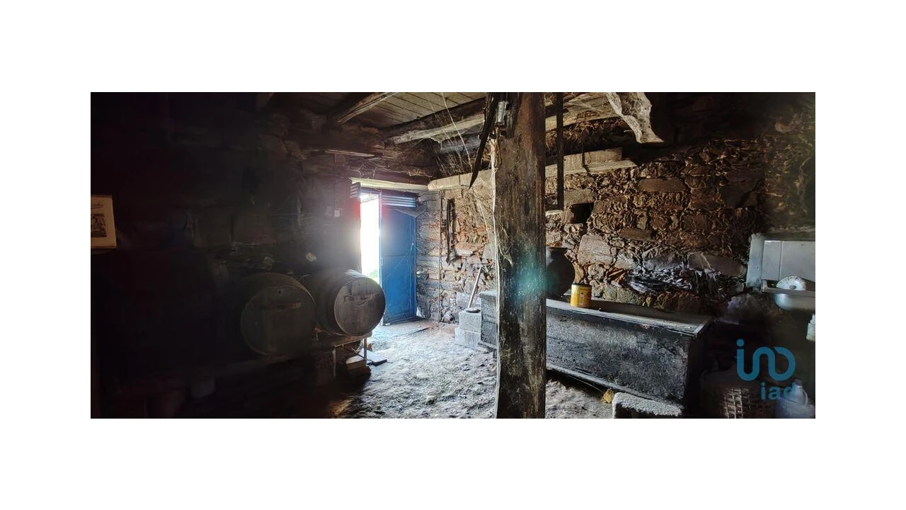 Moradia T3 para Venda em Aguda Foto 8