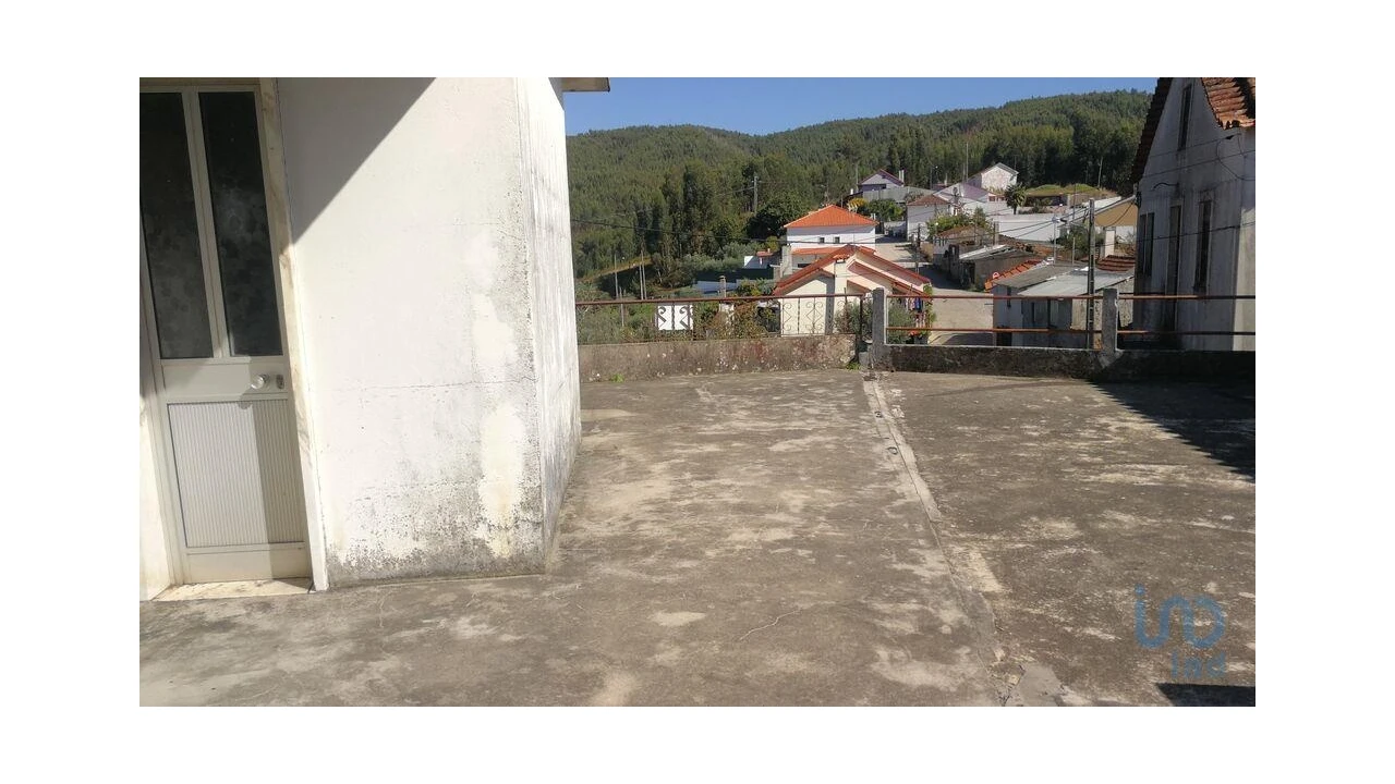 Moradia T3 para Venda em Aguda Foto 9