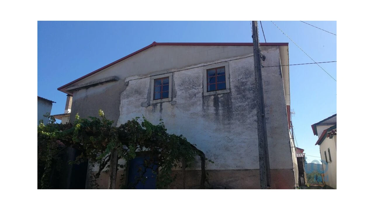 Moradia T3 para Venda em Aguda Foto 3