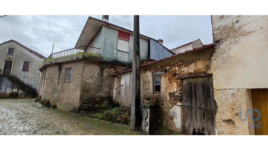 Moradia T3 para Venda em Aguda Foto 5