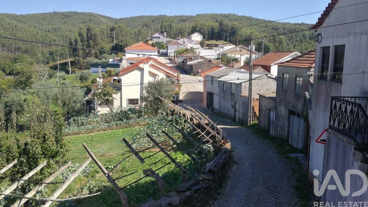 Moradia T3 para Venda em Aguda Foto 29