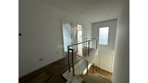 Moradia T4 para Venda em Assunção, Ajuda, Salvador e Santo Ildefonso