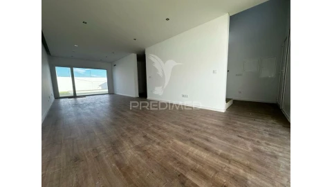 Moradia T4 para Venda em Assunção, Ajuda, Salvador e Santo Ildefonso