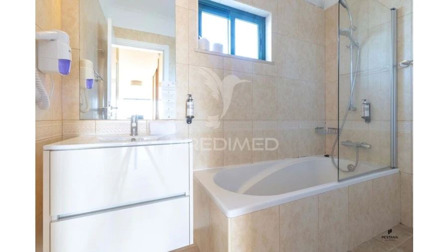 Apartamento para Venda em Estômbar e Parchal Foto 13