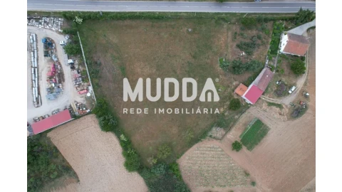 Terreno para Venda em Nogueira
