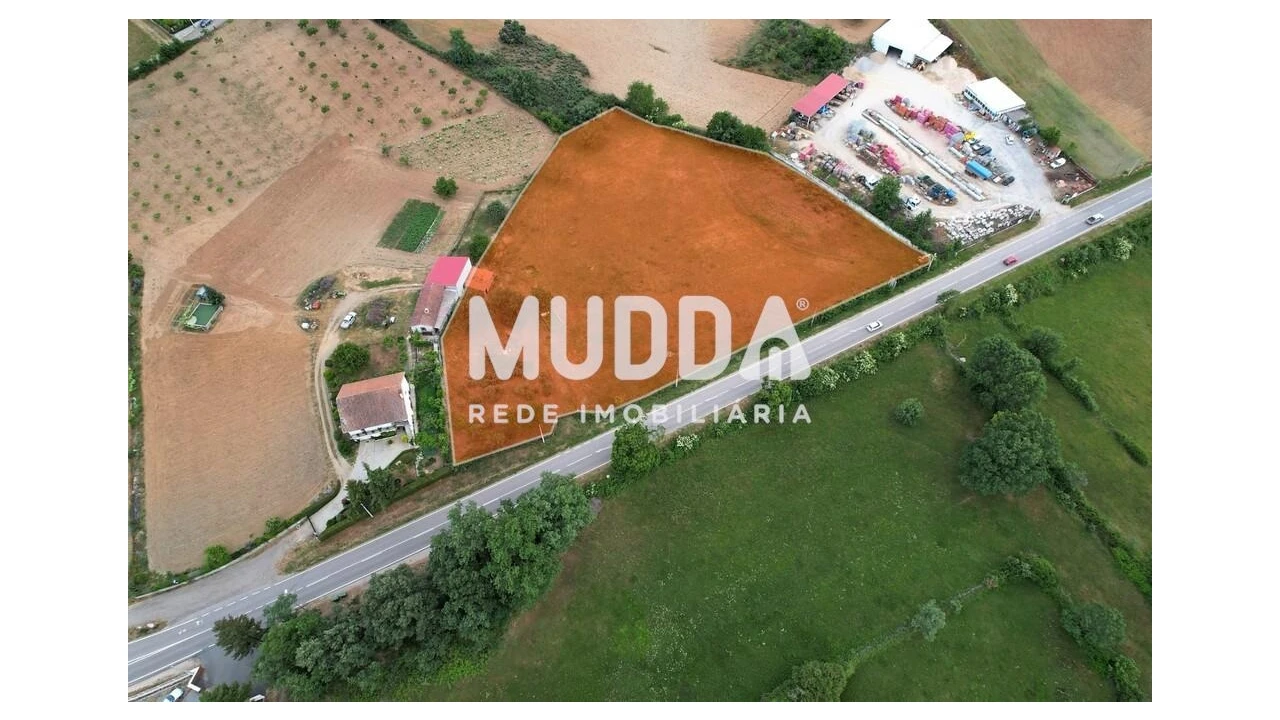 Terreno para Venda em Nogueira Foto 1