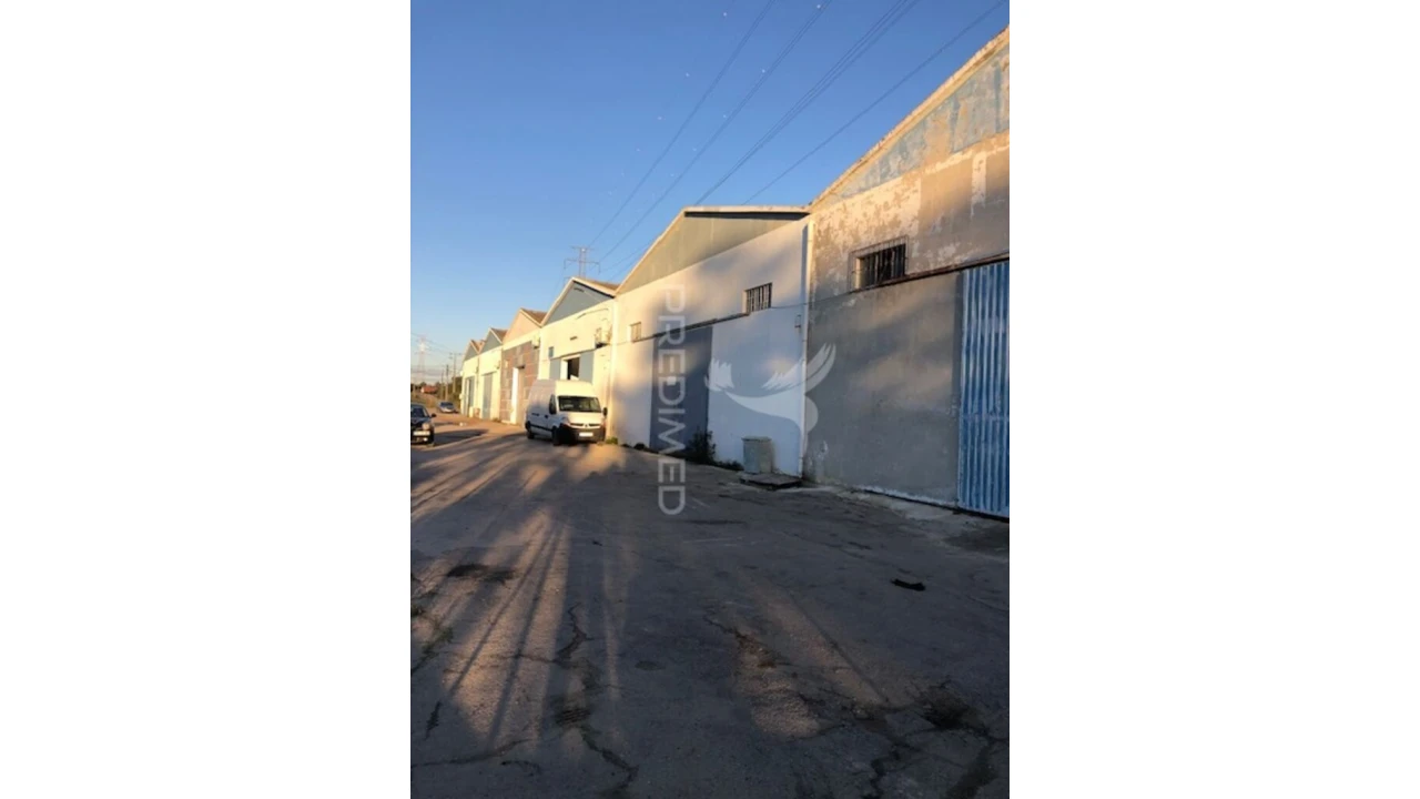 Armazém para Venda em Seixal, Arrentela e Aldeia de Paio Pires Foto 2