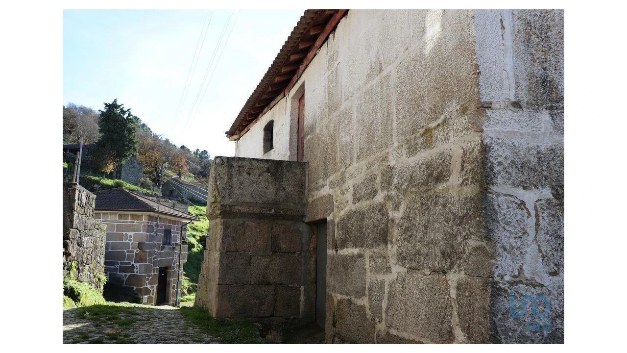 Moradia T6 para Venda em Telões Foto 4