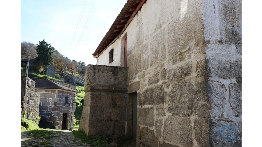 Moradia T6 para Venda em Telões Foto 4