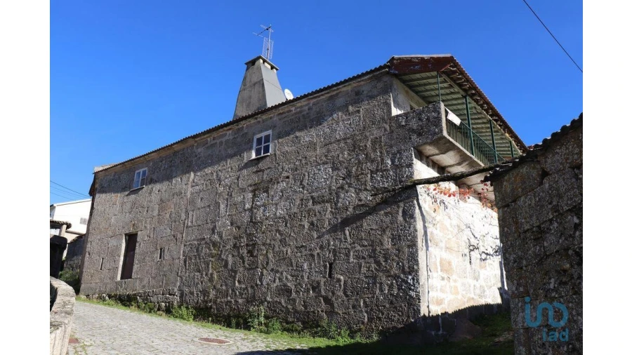 Moradia T6 para Venda em Telões Foto 3