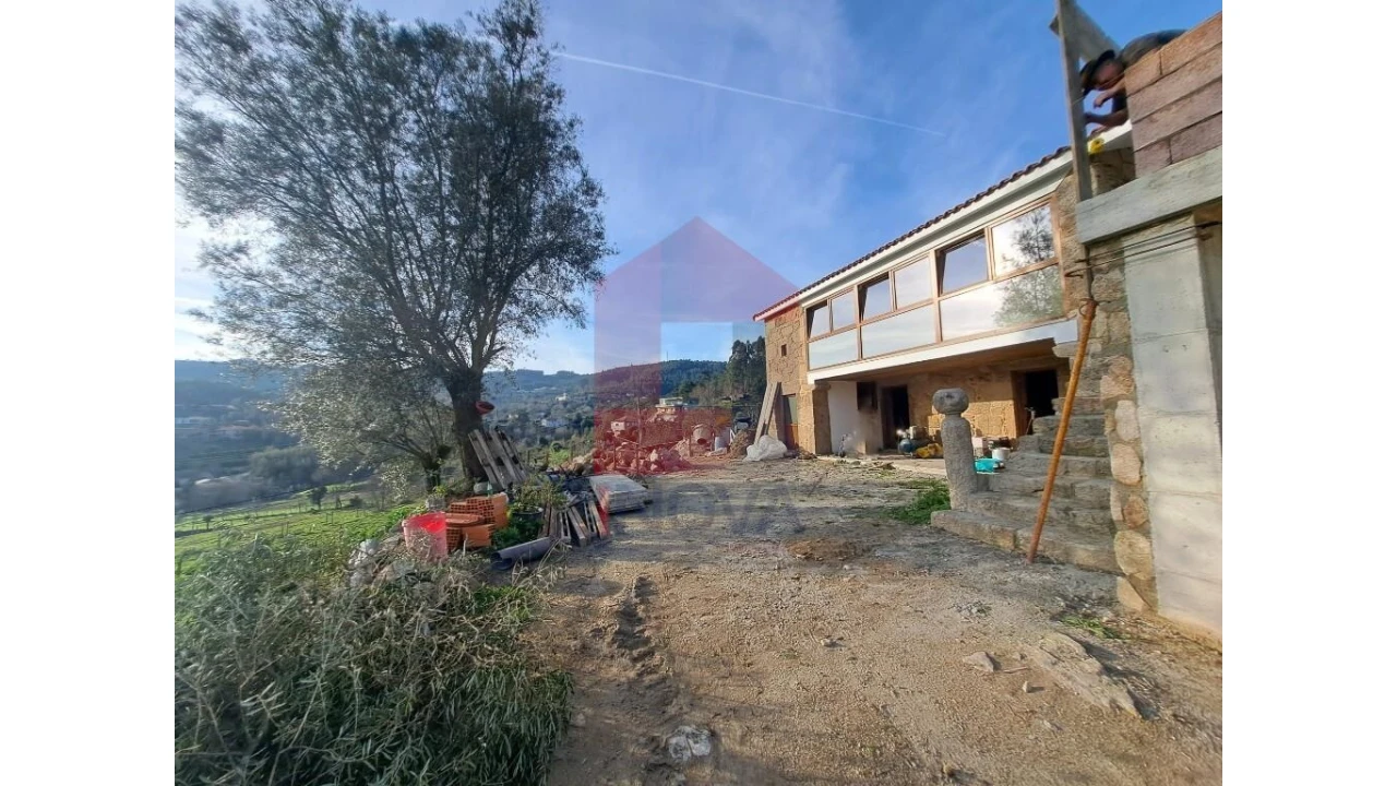 Moradia T4 para Venda em Dossãos Foto 2