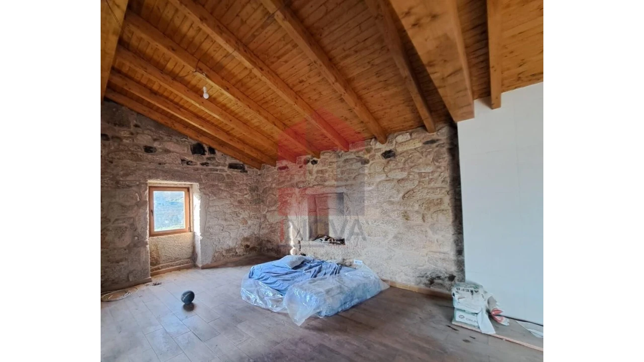 Moradia T4 para Venda em Dossãos Foto 8