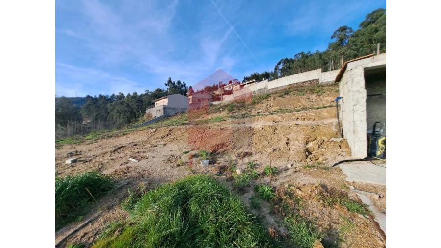 Moradia T4 para Venda em Dossãos Foto 23