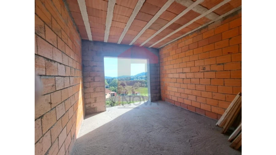 Moradia T4 para Venda em Dossãos Foto 16