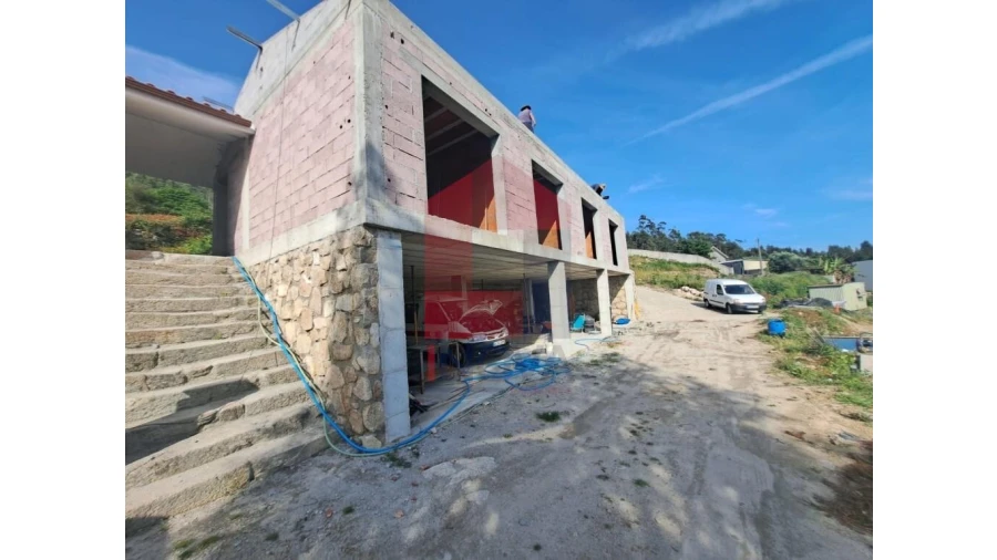 Moradia T4 para Venda em Dossãos Foto 13