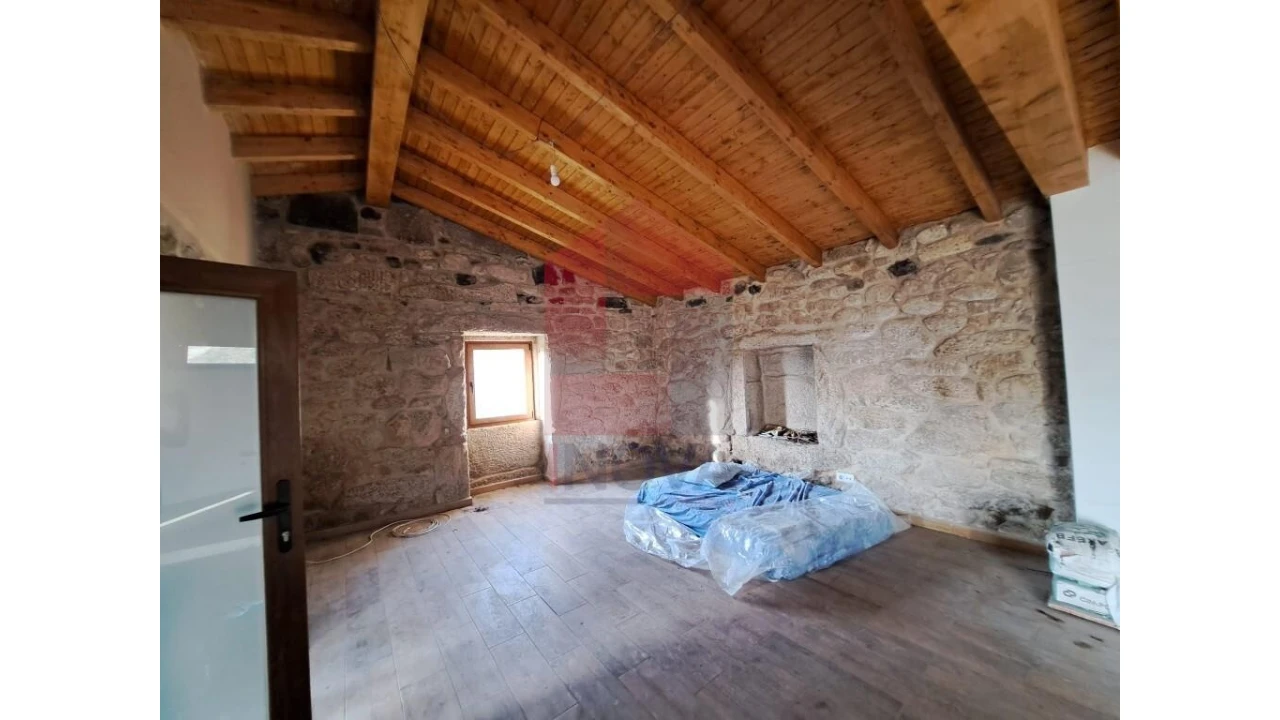 Moradia T4 para Venda em Dossãos Foto 3