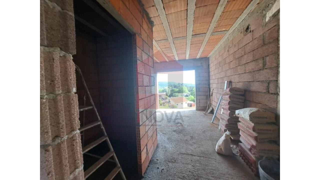 Moradia T4 para Venda em Dossãos Foto 14