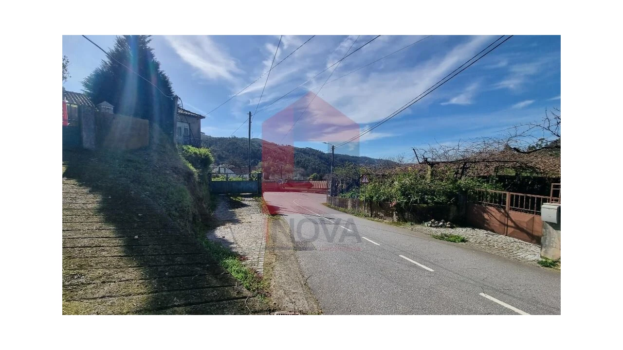 Moradia T3 para Venda em Pico de Regalados, Gondiães e Mós Foto 42