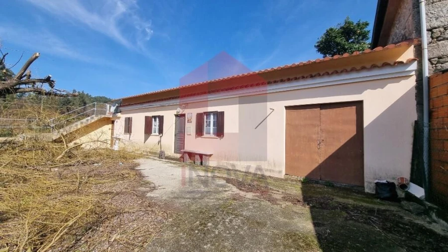 Moradia T3 para Venda em Pico de Regalados, Gondiães e Mós Foto 1