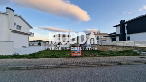 Terreno para Venda em Sé, Santa Maria e Meixedo