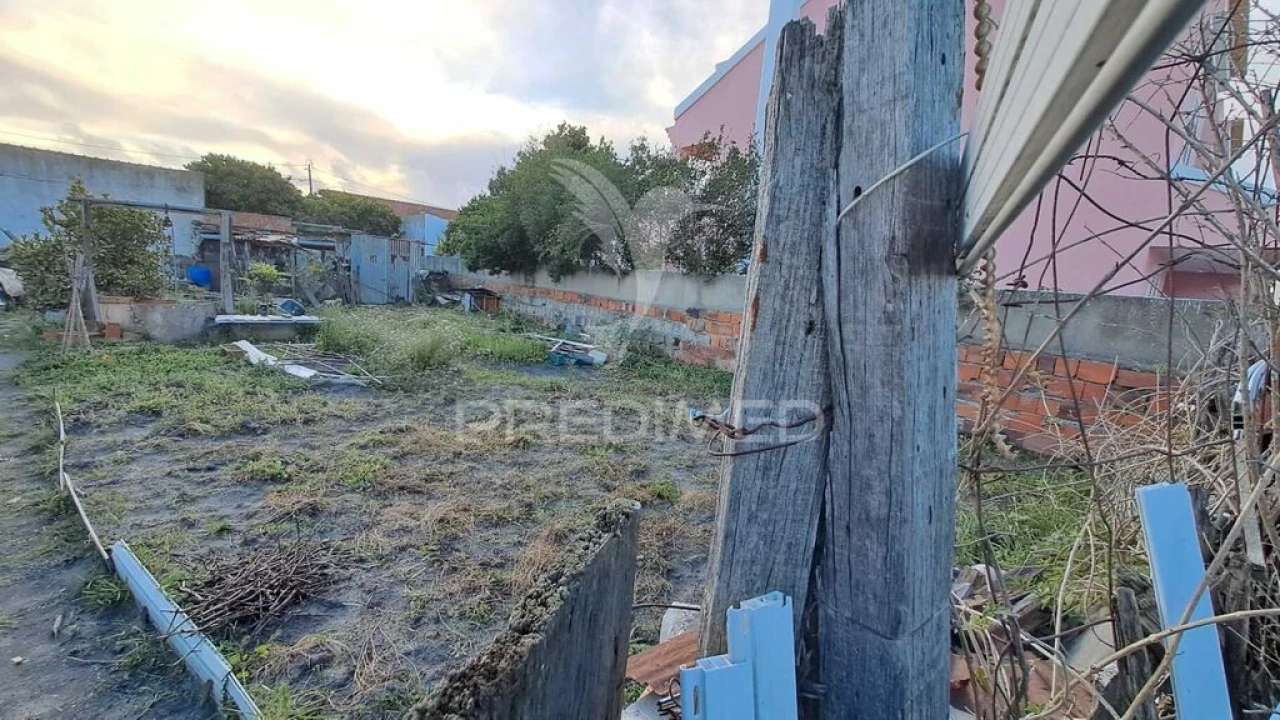 Terreno para Venda em Alhos Vedros Foto 1