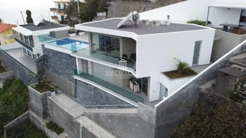 Moradia T2 para Venda em Arco da Calheta